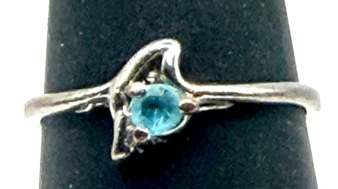 Aqua Blue Stone Solitaire Ring Size 7.25 Minimalist Silver Tone Dainty
