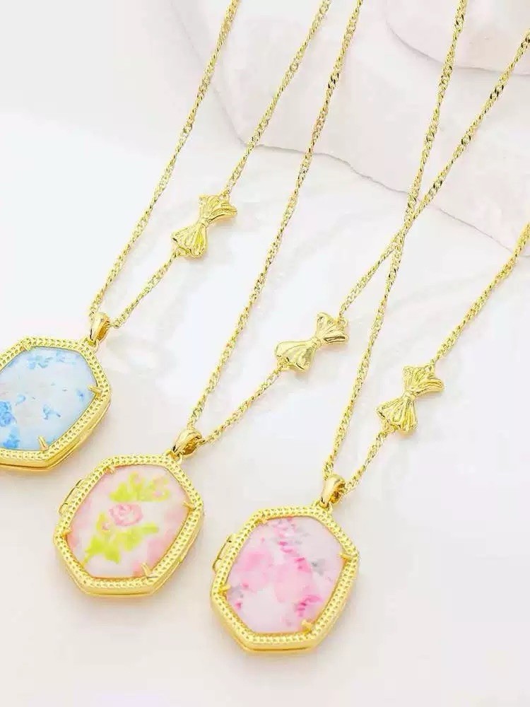🌹Kendra Scott x LoveShackFancy Daphne Gold Locket Necklace Pink Mint Rosa Beaux