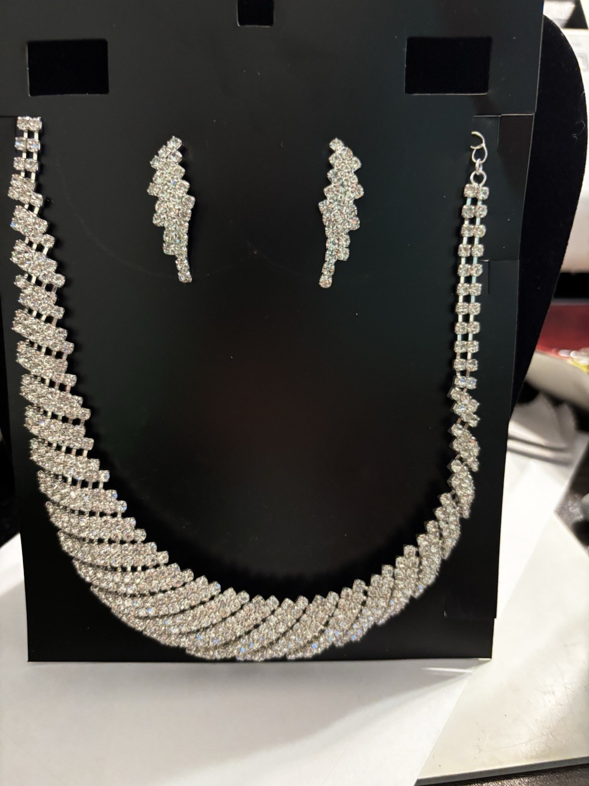 New Silver Tone Clear Crystal Rhinestone Set Great for A Special Occasion