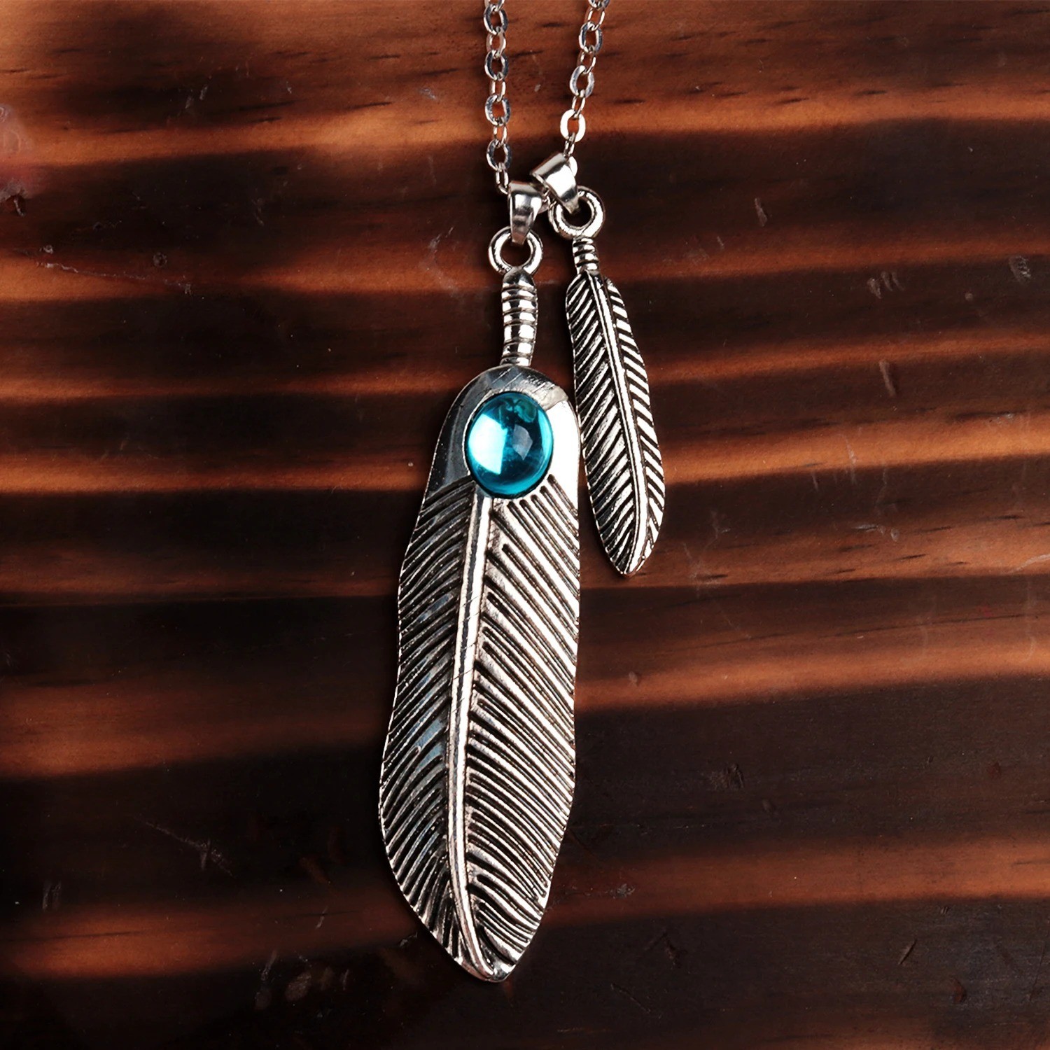 Resident Evil 2 Claire Redfield Feather Pendant Necklace Cosplay Collectible Gif