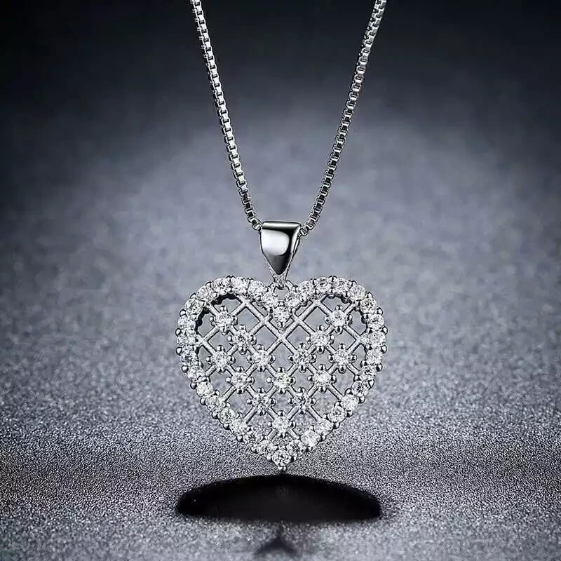 1.50Ct Round Cut VVS1/D Dimond Heart Pendant 14K White Gold Finish Free Chain