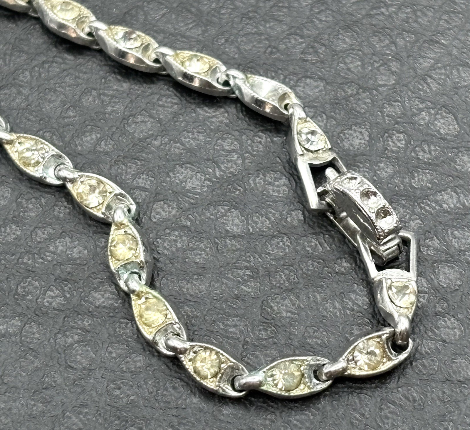 Vintage Art Deco Rhinestone Flower Silver Tone 15.5” Necklace Choker READ