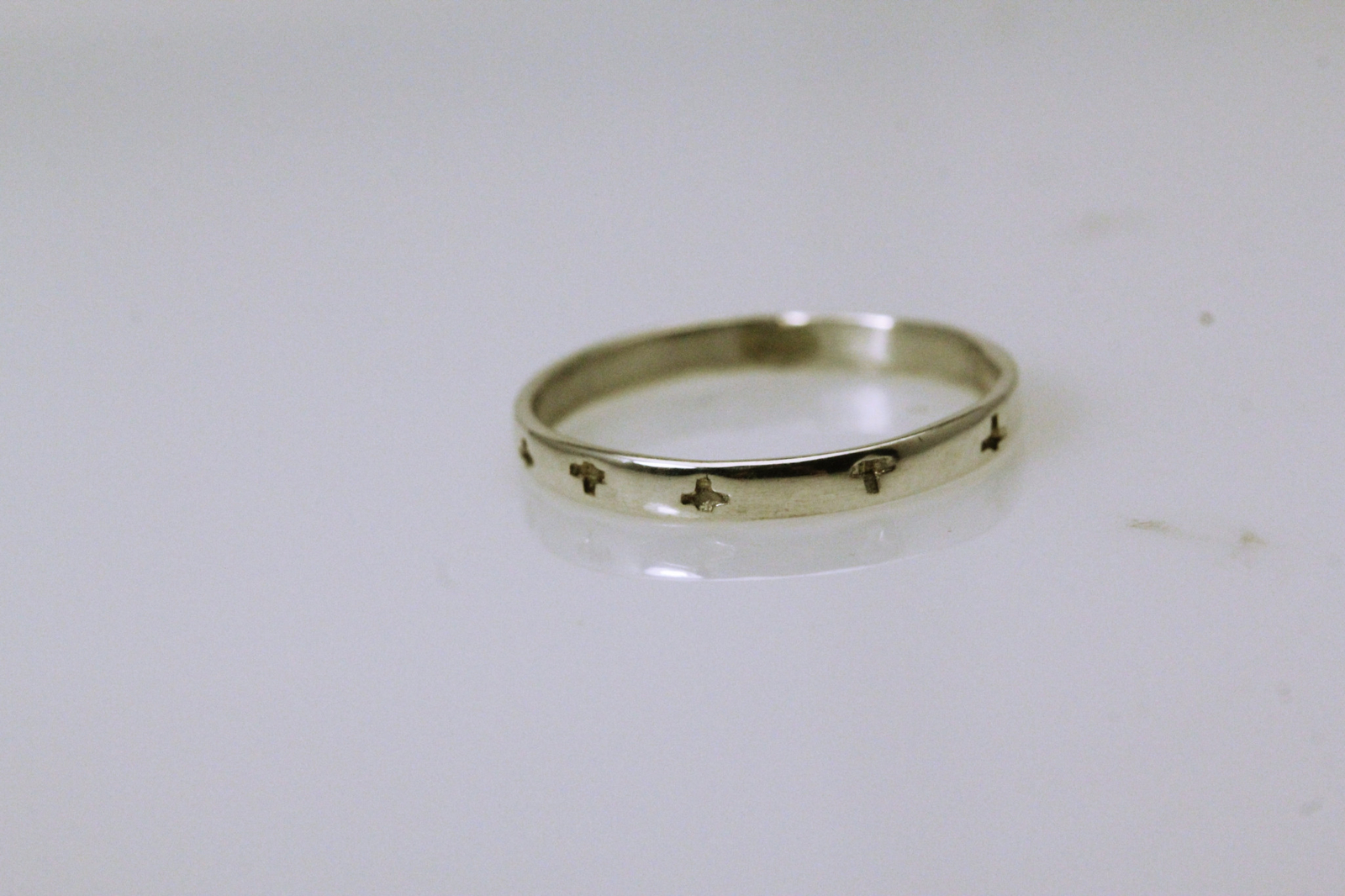 925 Sterling Silver Size 4.25 Small Cross or Plus Sign Band Ring 0.7 G (RIN8673)