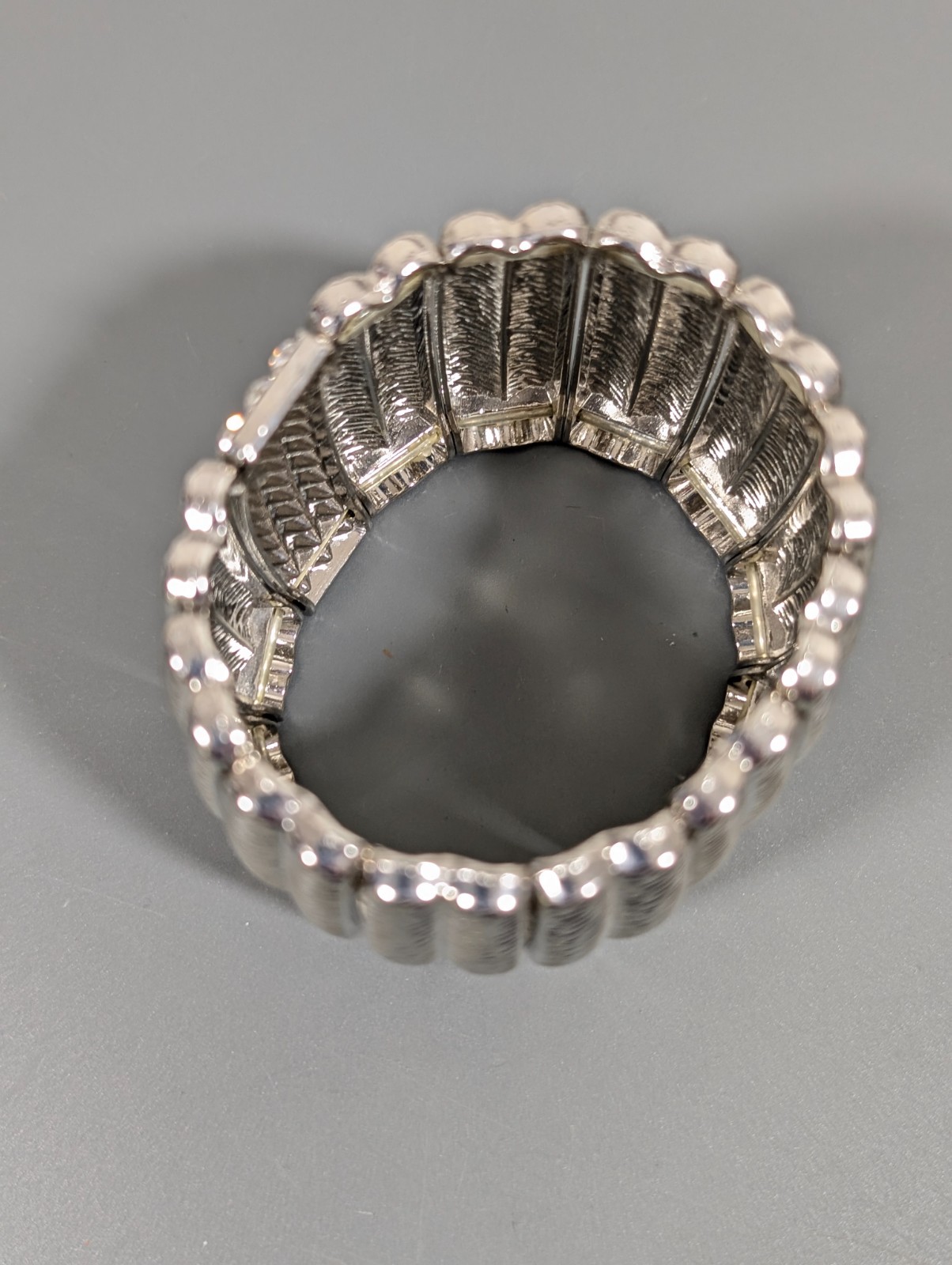 Wide Silver Tone Rhinestone Bracelet Textured Stretch Modernist 6.5 in