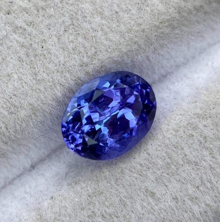 Super Amazing Natural Top Color Tanzanite Oval Shape Cut Stone 1.91 Carat