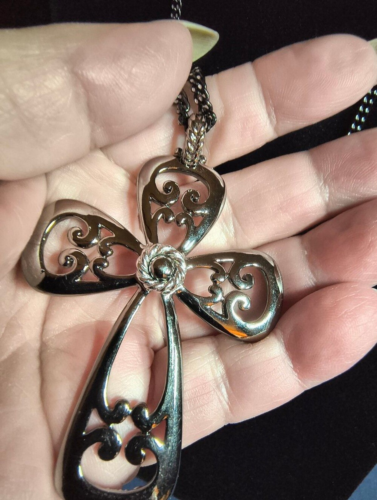 Sarah Coventry Silver Tone Filigree Cross Necklace 24 In. Chain Faith Christian