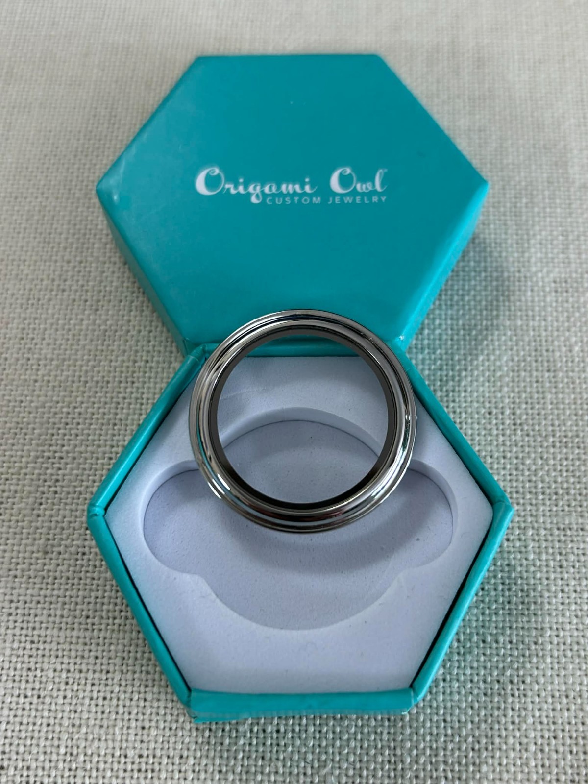 Origami Owl BZ4013 Large Silver Classic Locket Twist FACE ONLY “New in Box”
