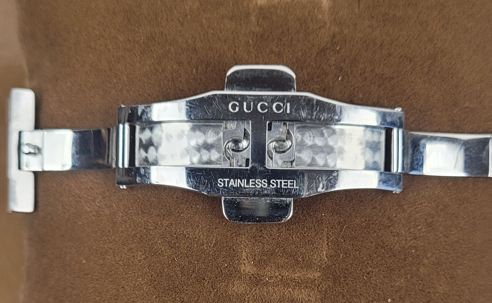 Gucci Chronoscope Watch 46 Diamond Bezel Mens’ SS Band Model #YA101309