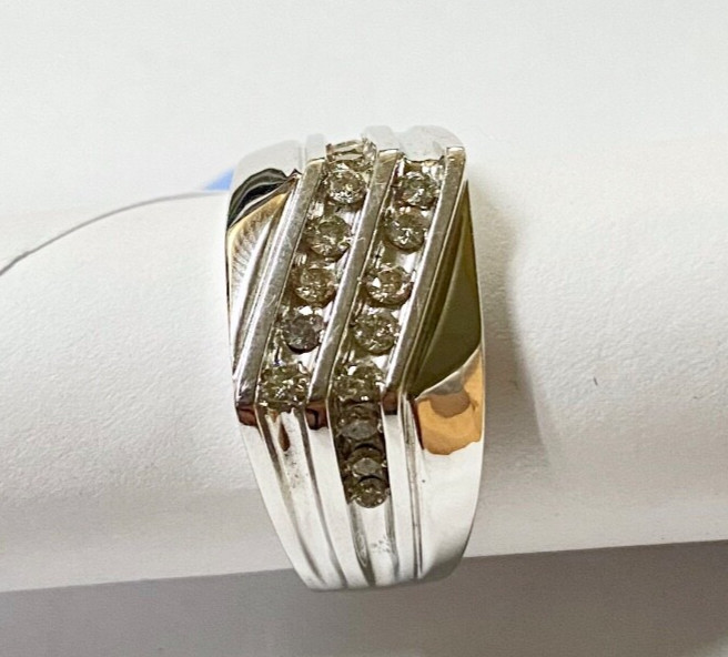 NEW 10k White Gold Men’s Ring with 0.50ctw Diamonds (Size 10.25) 5.3 gram