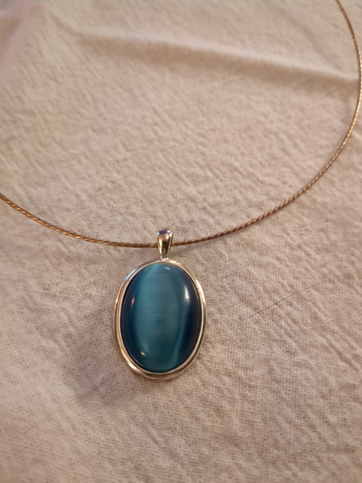 Blue Cat Eye Wire Necklace