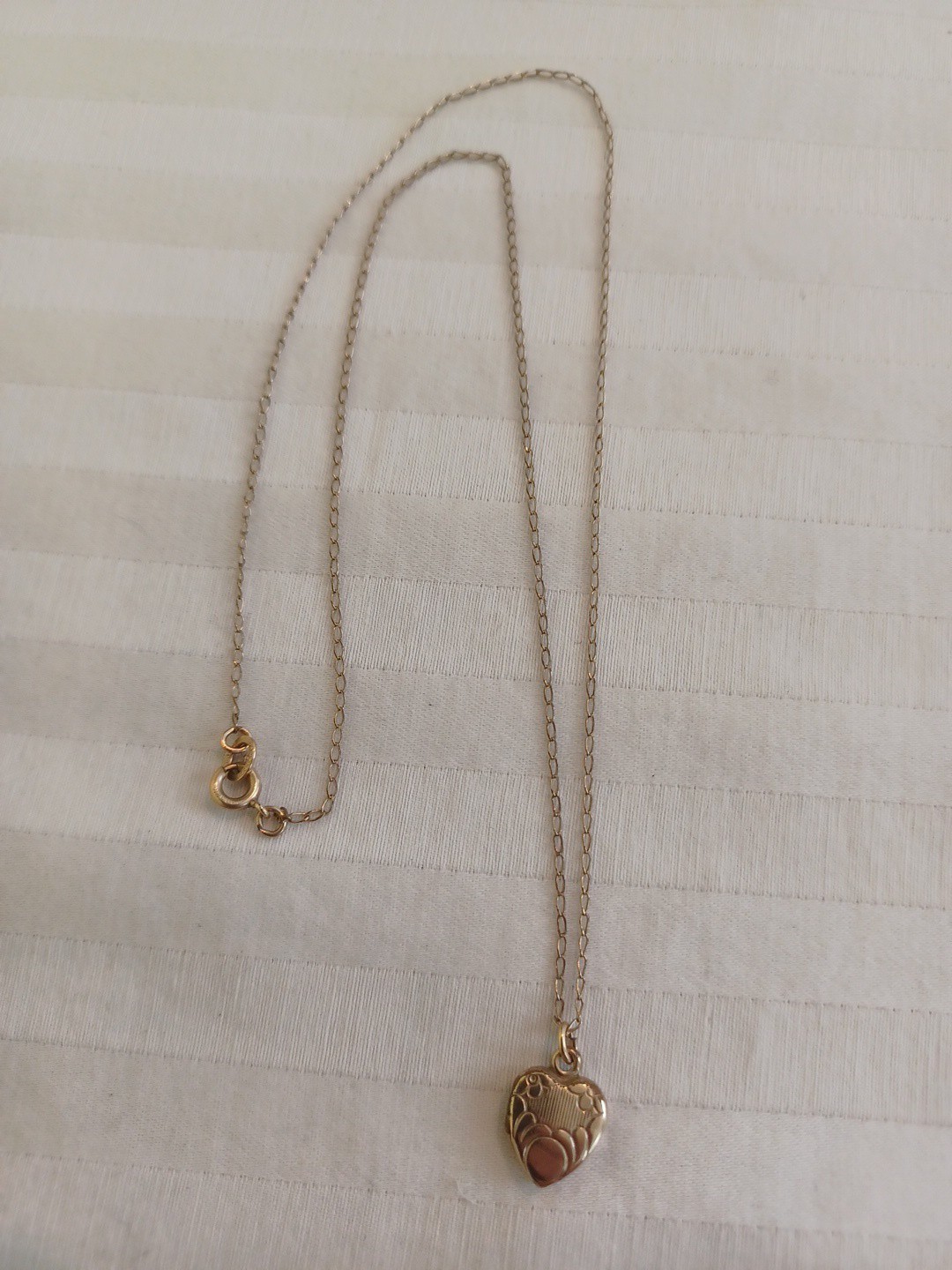 Vintage 12K gold filled heart locket necklace estate child adult 16 inch photo