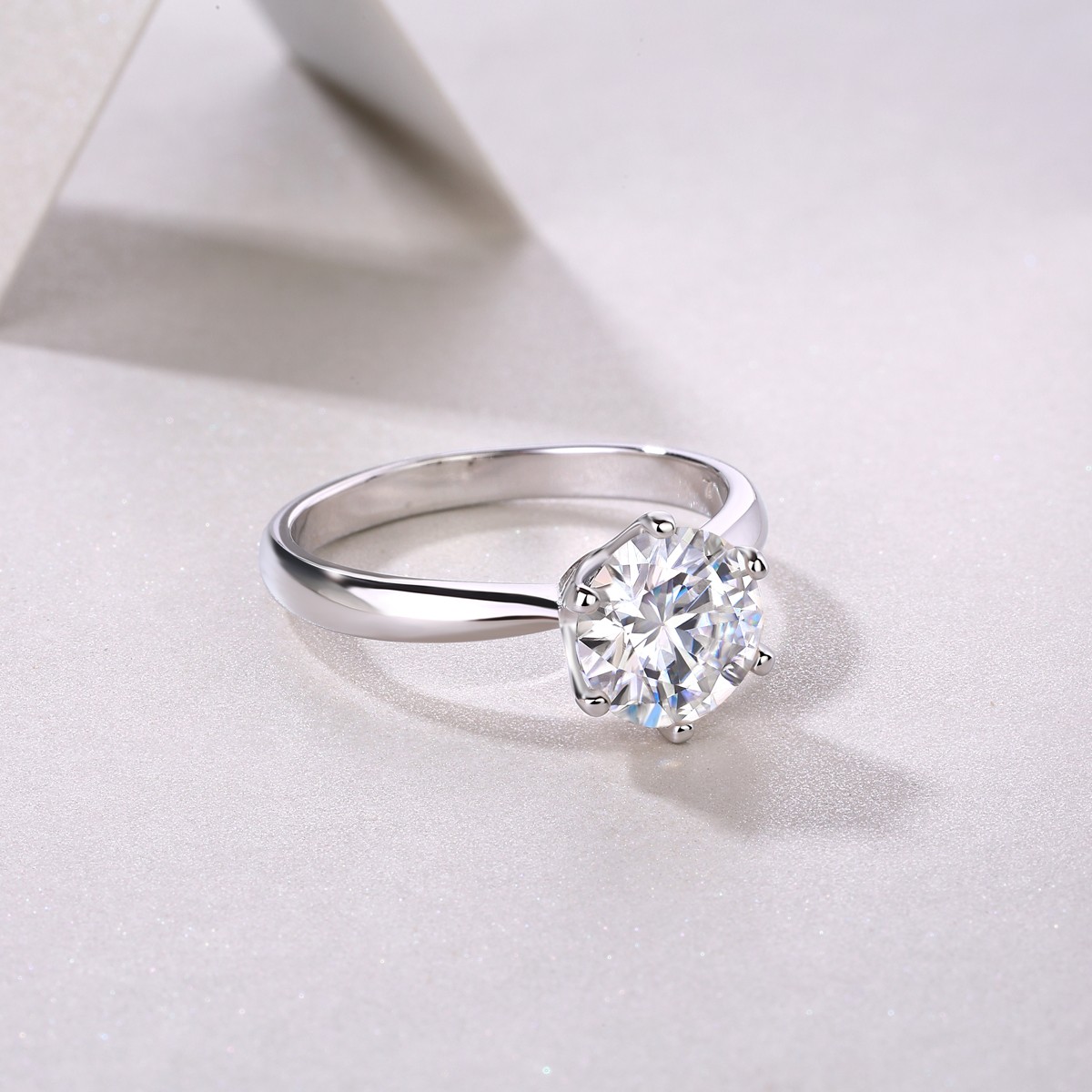 Classic Six‑Prong Moissanite Ring – S925 Sterling Silver – 1/2/3/5 Carat Options