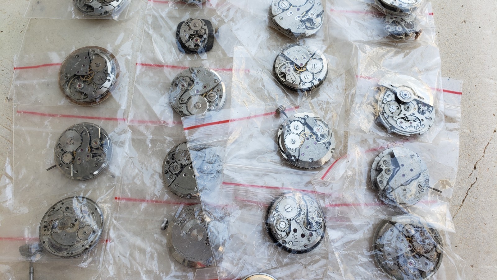 Antique Vintage Automatic Manual Wind Mixed Watch Movements- Lot Of 72 Movement
