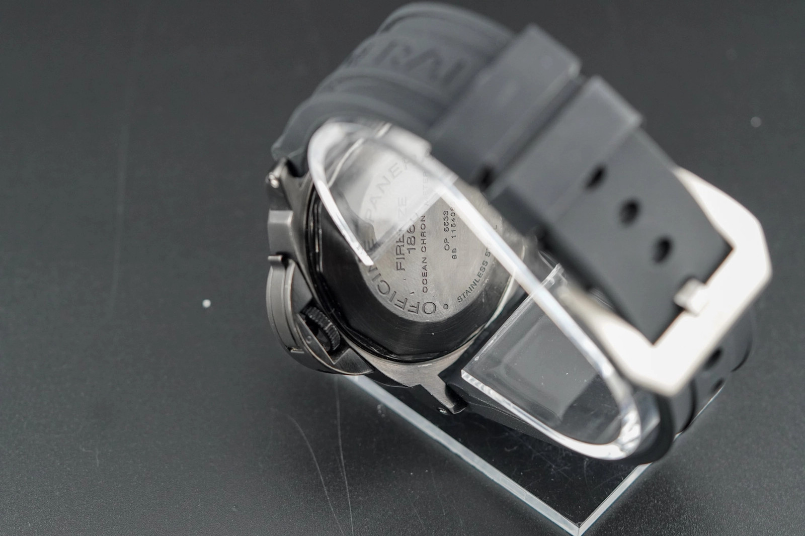 Panerai Luminor Gmt Automatic Black Dial on Leather PAM00088