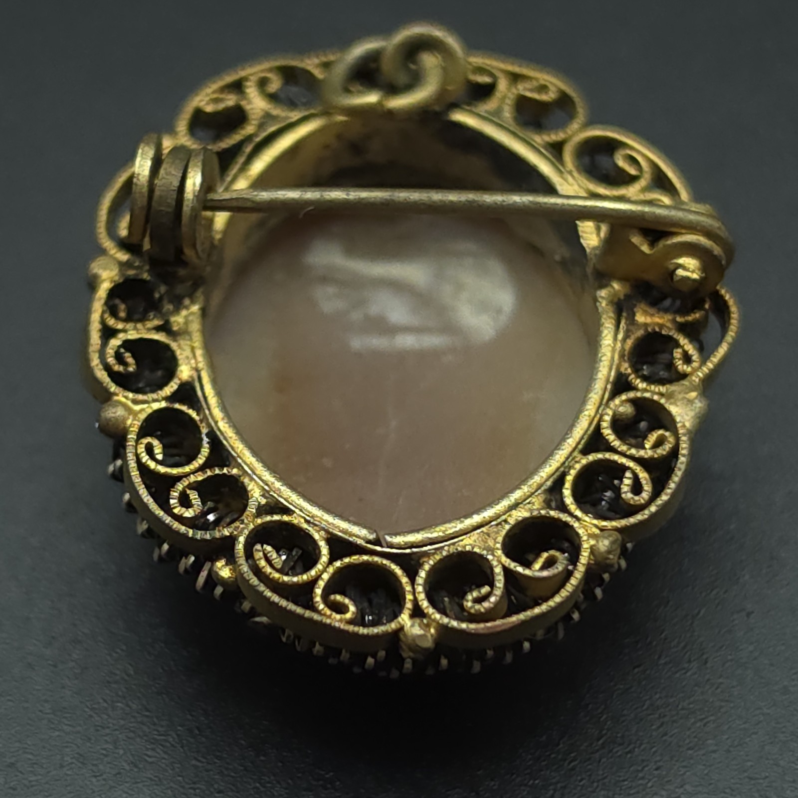 Antique Edwardian Carved Shell Three Graces Cameo Pendant Brooch Gilt Filigree