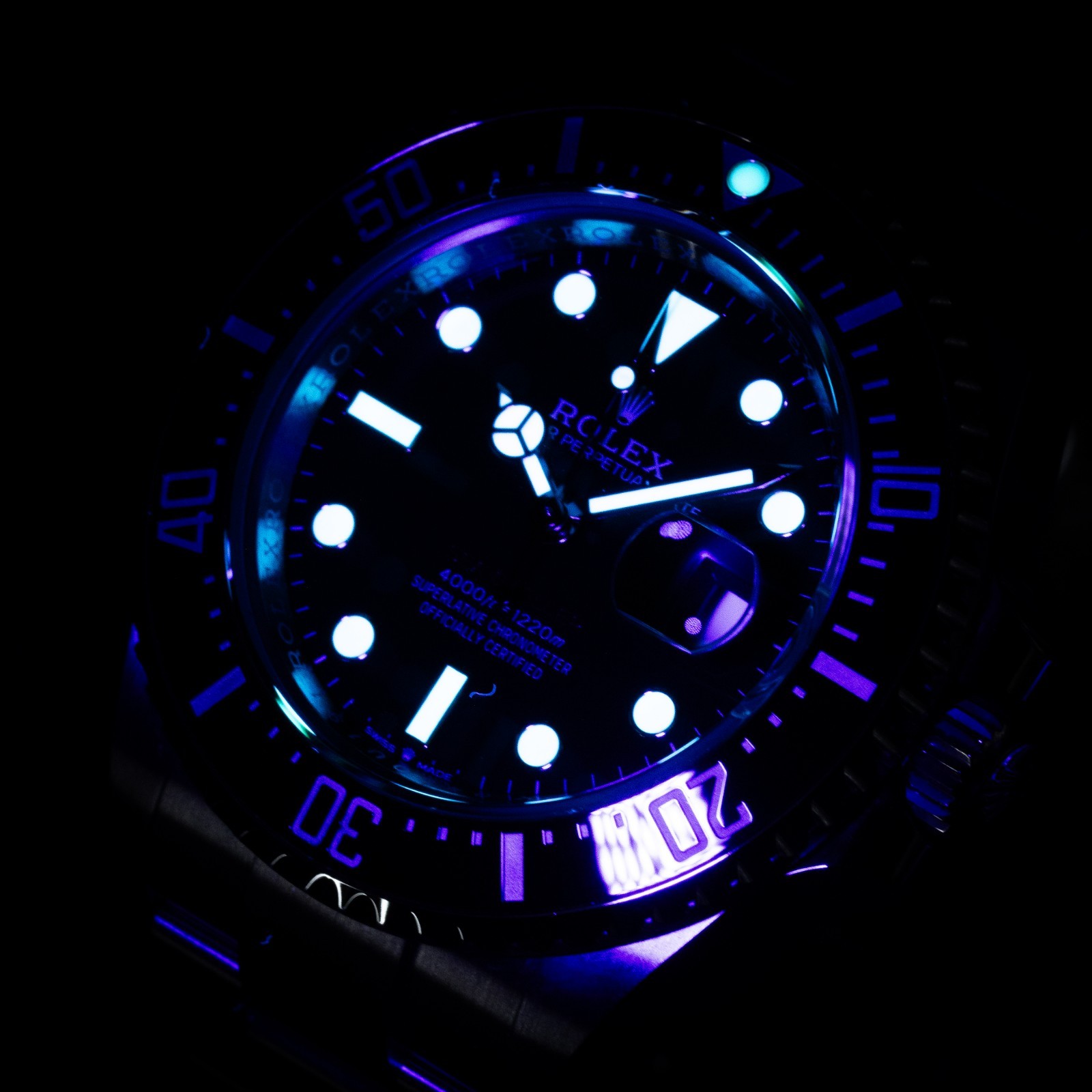 ROLEX Sea-Dweller 43mm “Single Red” | Oystersteel | Ref. 126600 | Full Set