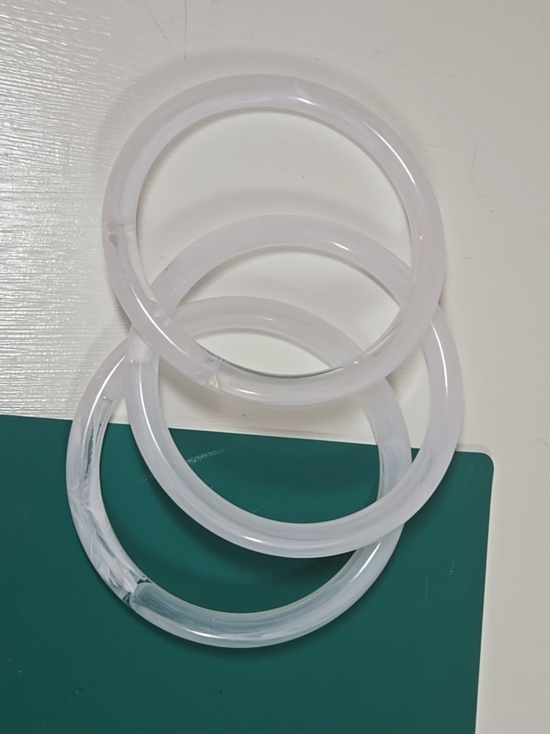 Acrylic Lucite Translucent Marbled Clear White Stackable Bracelet Lot of 3
