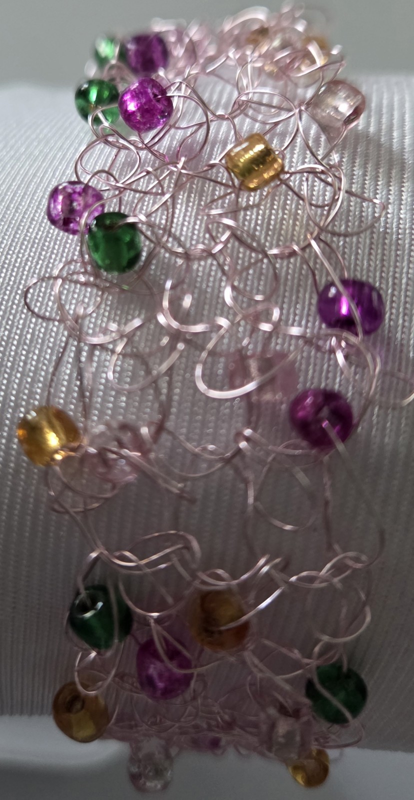 Pink Wire Bracelet Glass Beads Handmade Lt Wt 1 Inch W075