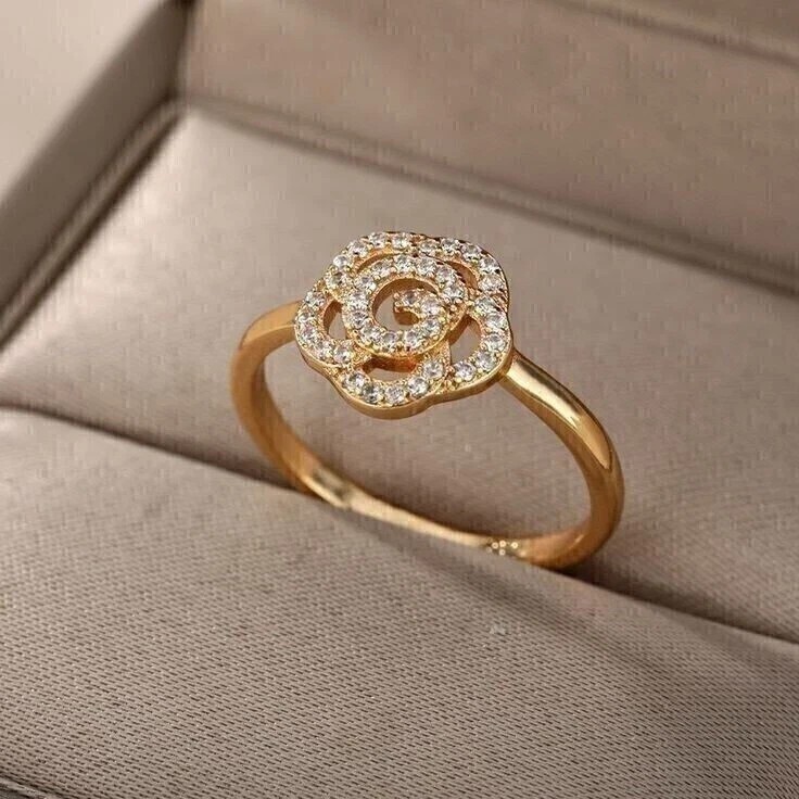 1.50 Ct Round Cut Simulated Diamond Stunning Fancy Ring 14k Yellow Gold Plated