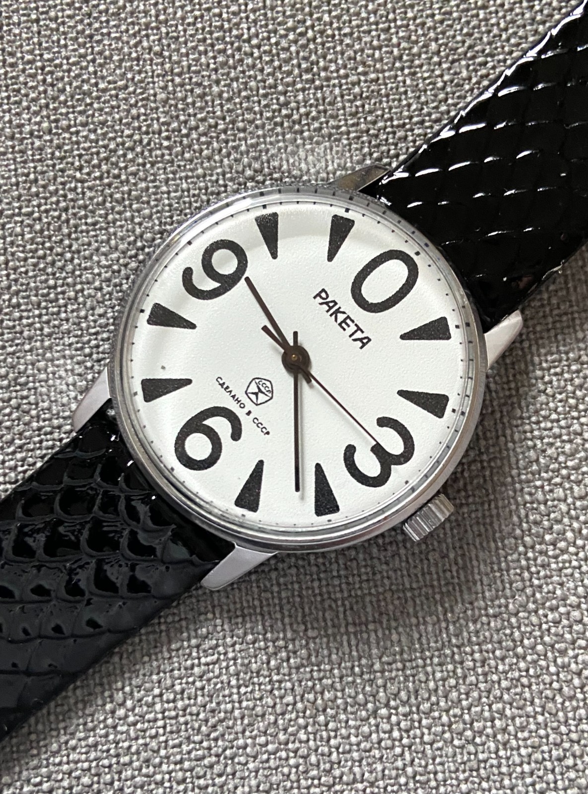 RAKETA BIG ZERO Vintage Soviet Mechanical Men’s Wristwatch