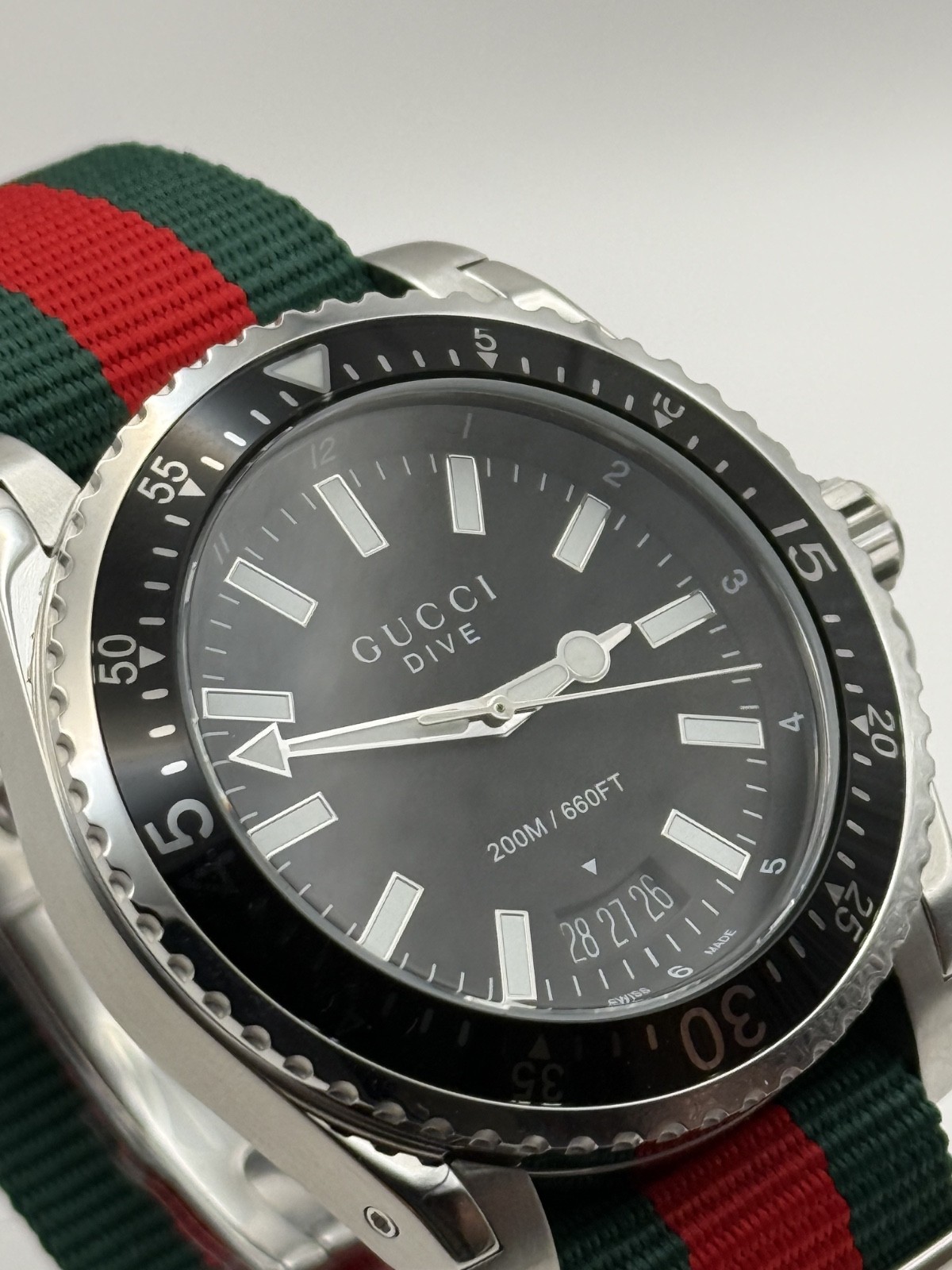 Gucci Dive YA136206 Men’s Watch – Red/Green