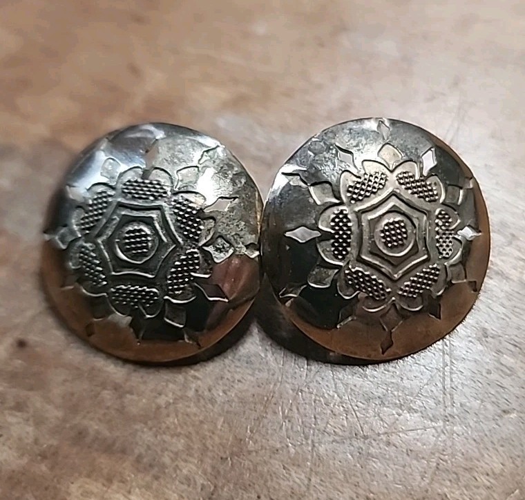Vintage Round Gold Earrings Stamped “88” Floral Design 7/8″ 2 grams tw