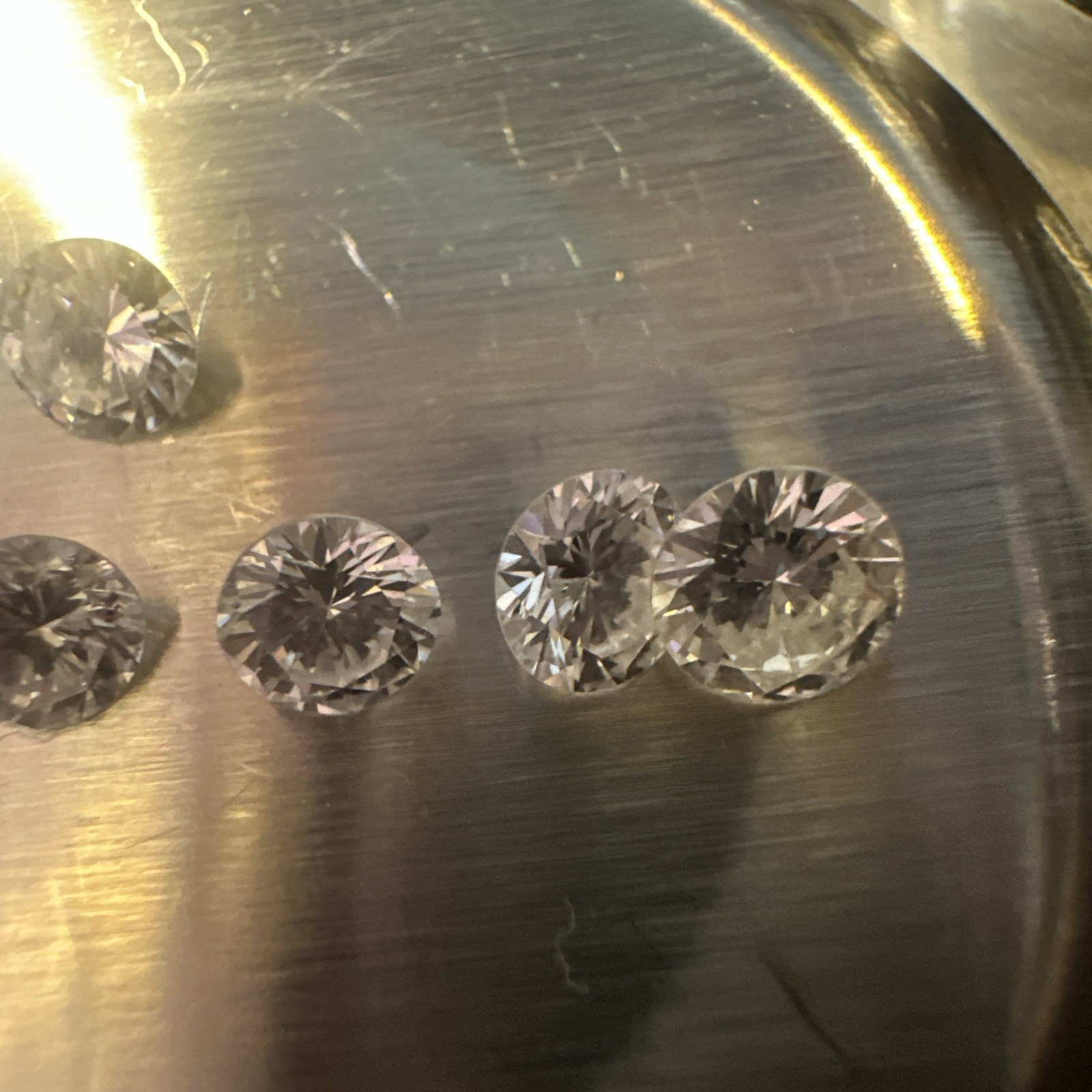 Natural Round Brilliant Cut Diamond Parcel 1.65cts H-I, SI-I 3.3mm To 4.2mm