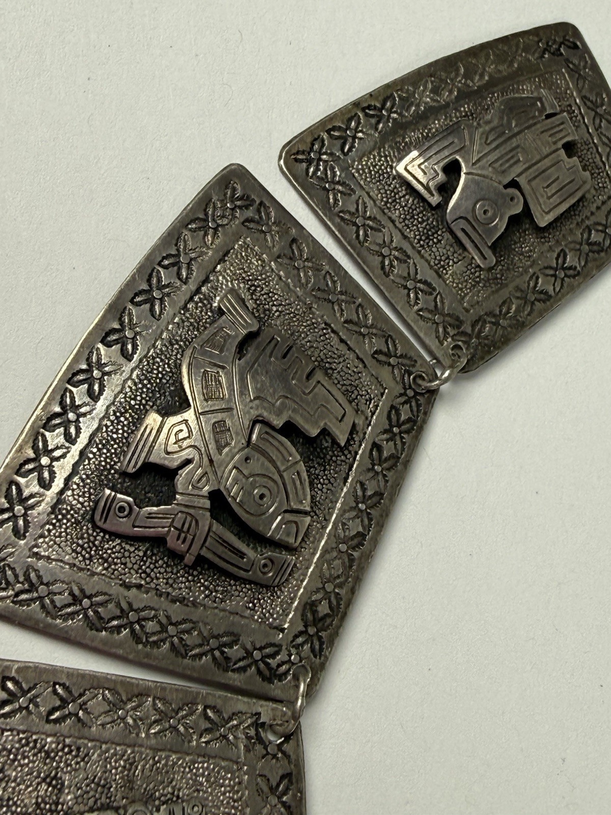 VTG 900 Silver Storyteller 15” Necklace 5 Panel South American Pre Colombian
