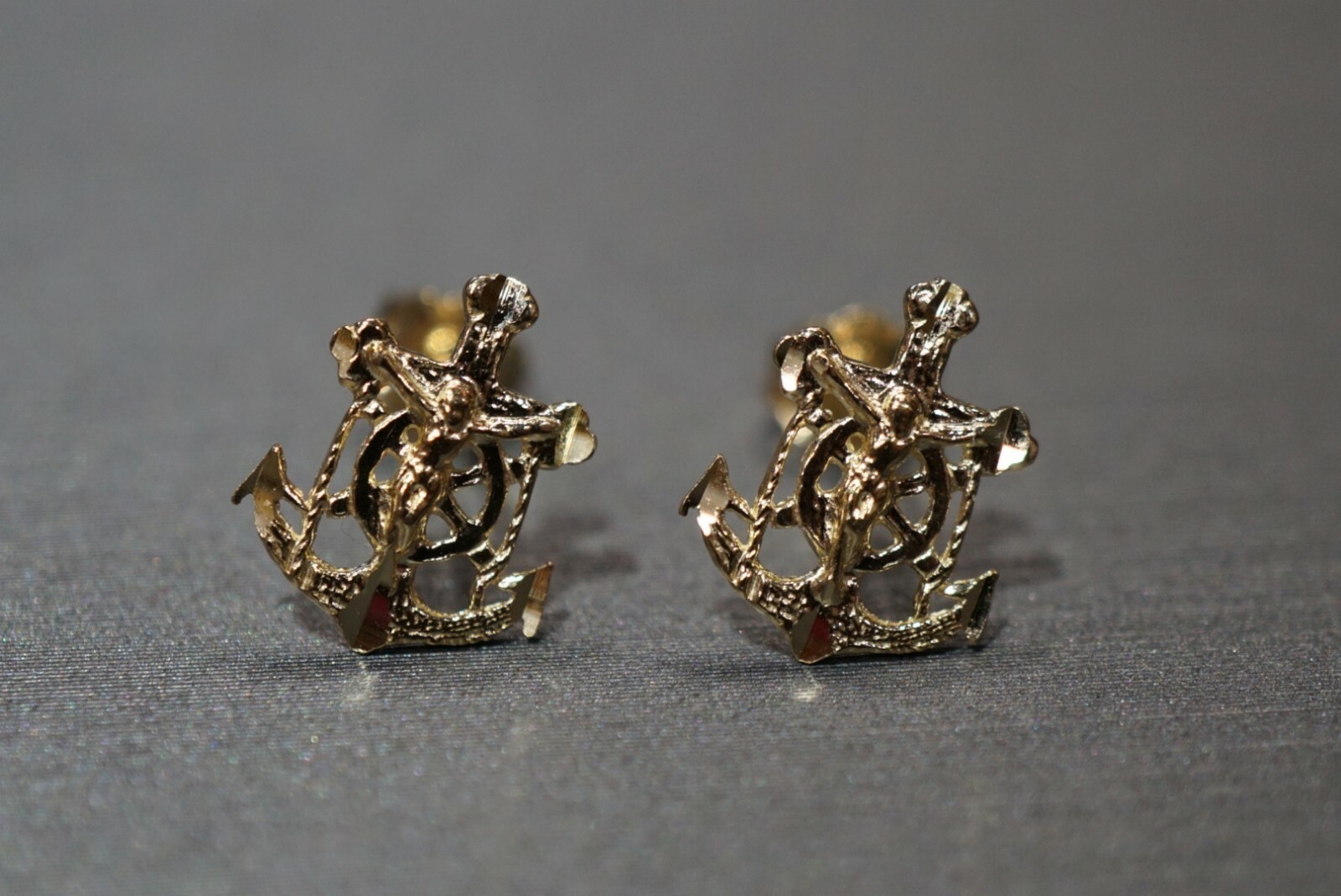 14K Solid Yellow Gold Diamond-Cut Jesus Anchor Stud Earrings.