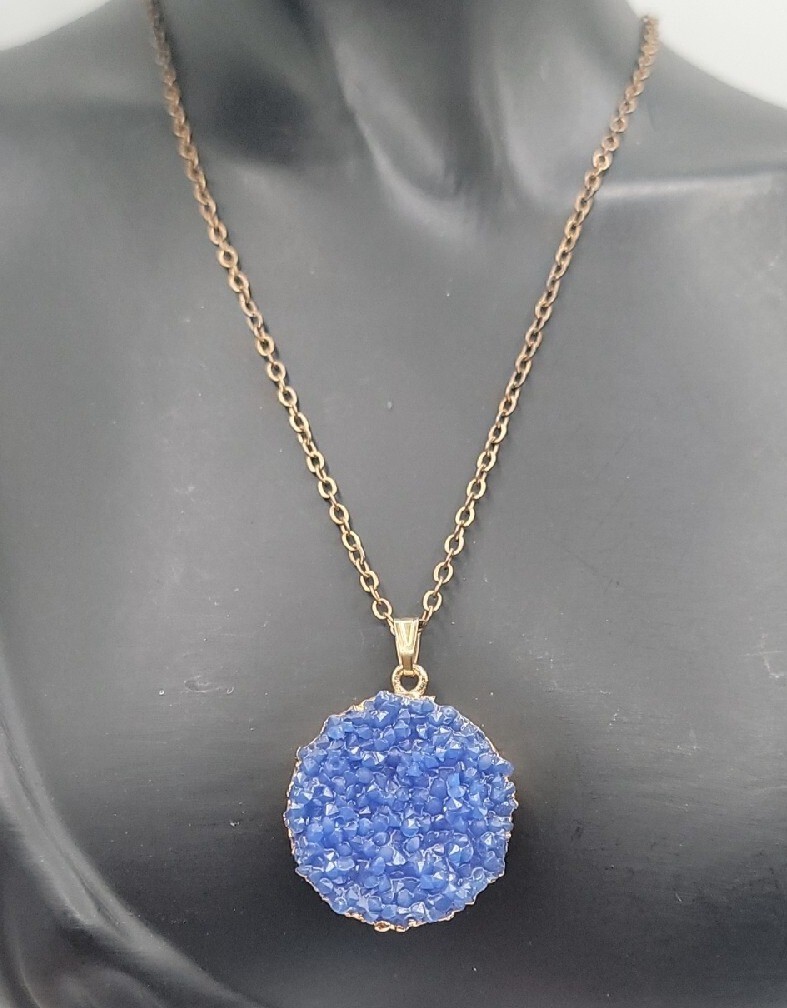 Sparkling Royal Blue Druzy Round Pendant Necklace Gold Plated Cable Chain 20″