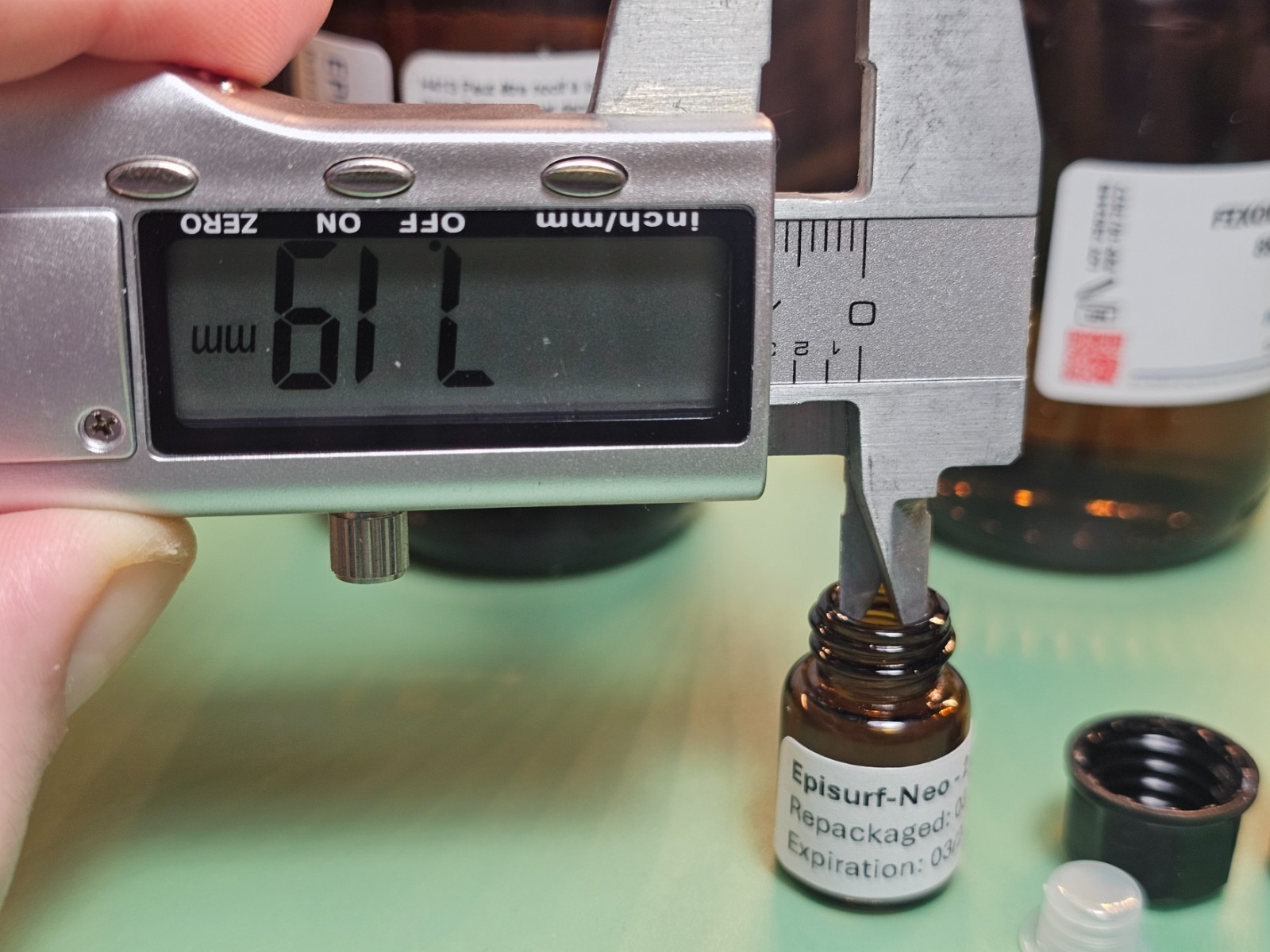 Moebius Watch Oils Kit: Bergeon Oiler, Oil Dish, Repackaged Oils 0.2ml