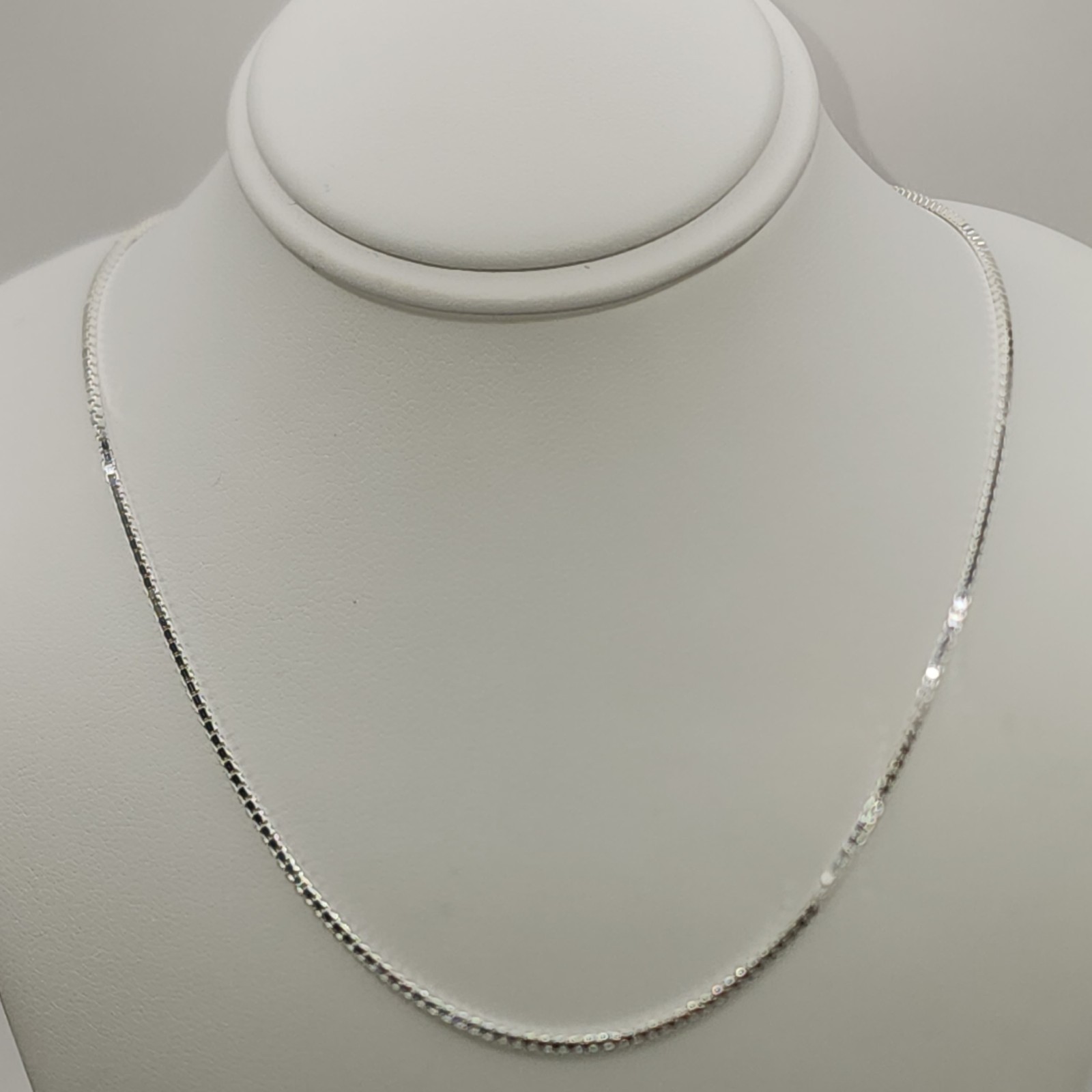 NEW 925 Sterling Silver ITALIAN Box Chain 24″ Length 1mm Width FREE Shipping