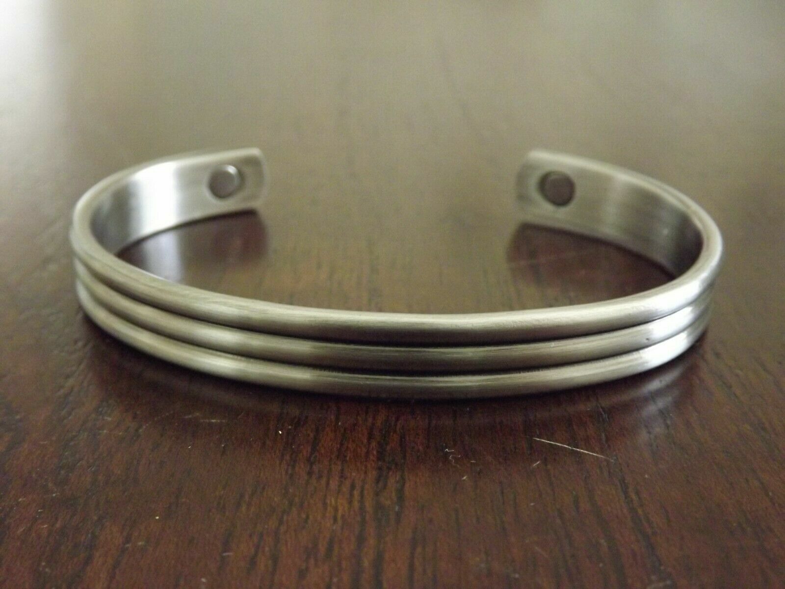 Silver Plated Copper Magnetic Bracelet Arthritis Therapy Cuff – Roman