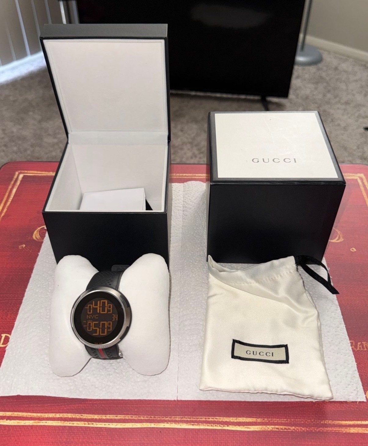 Gucci YA114103 49 mm Silver Stainless Steel Case With Black Rubber Strap…