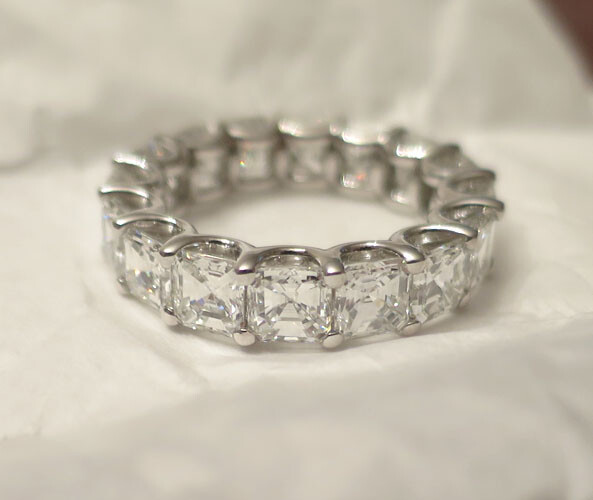 6.80 carat Asscher cut Diamond Eternity Band 18k Gold Ring F-G VS1 16 x 0.42 ct