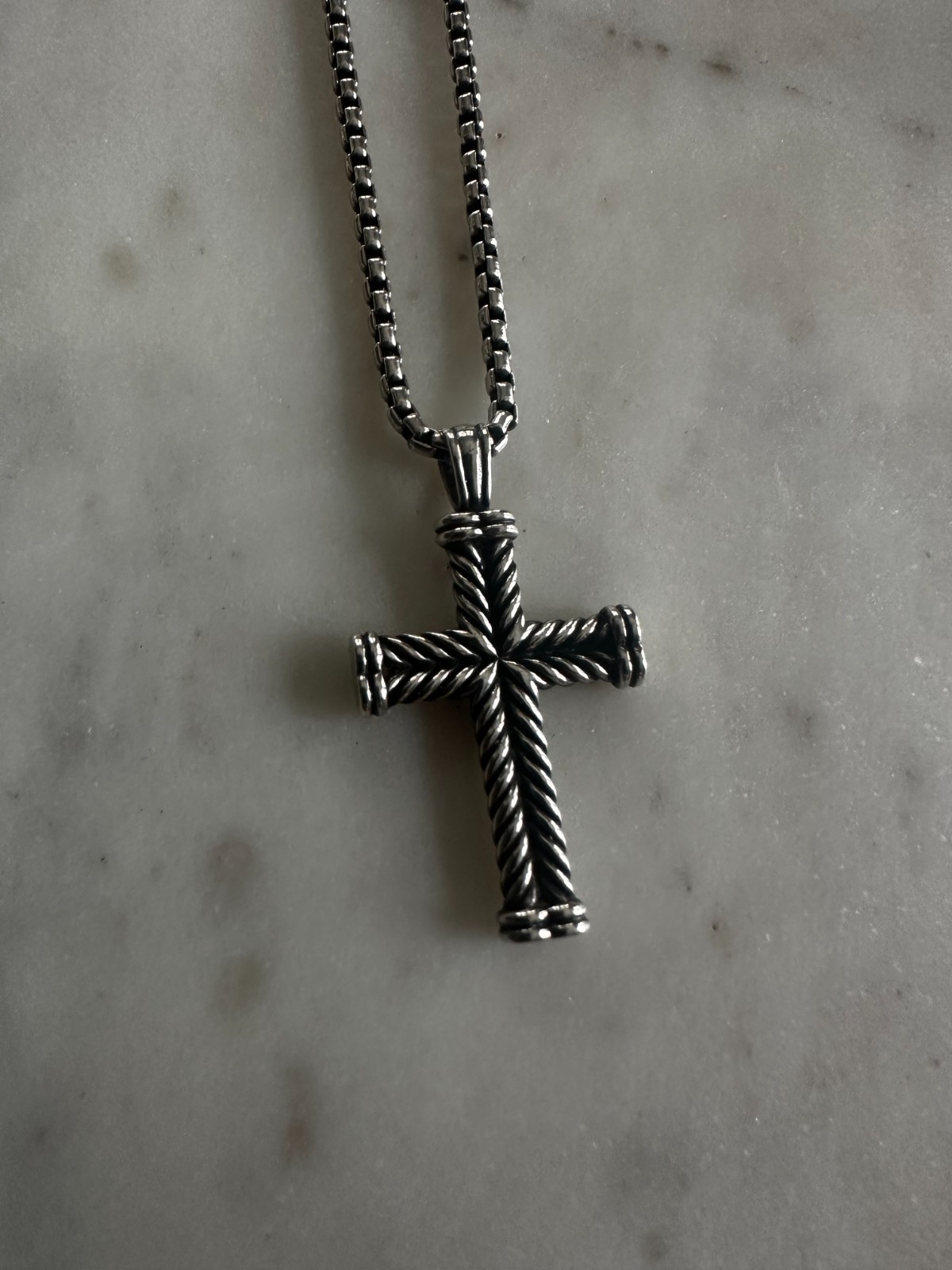 David Yurman Sterling Silver Chevron Cross 33mm Cross Pendant with 20″ Box Chain