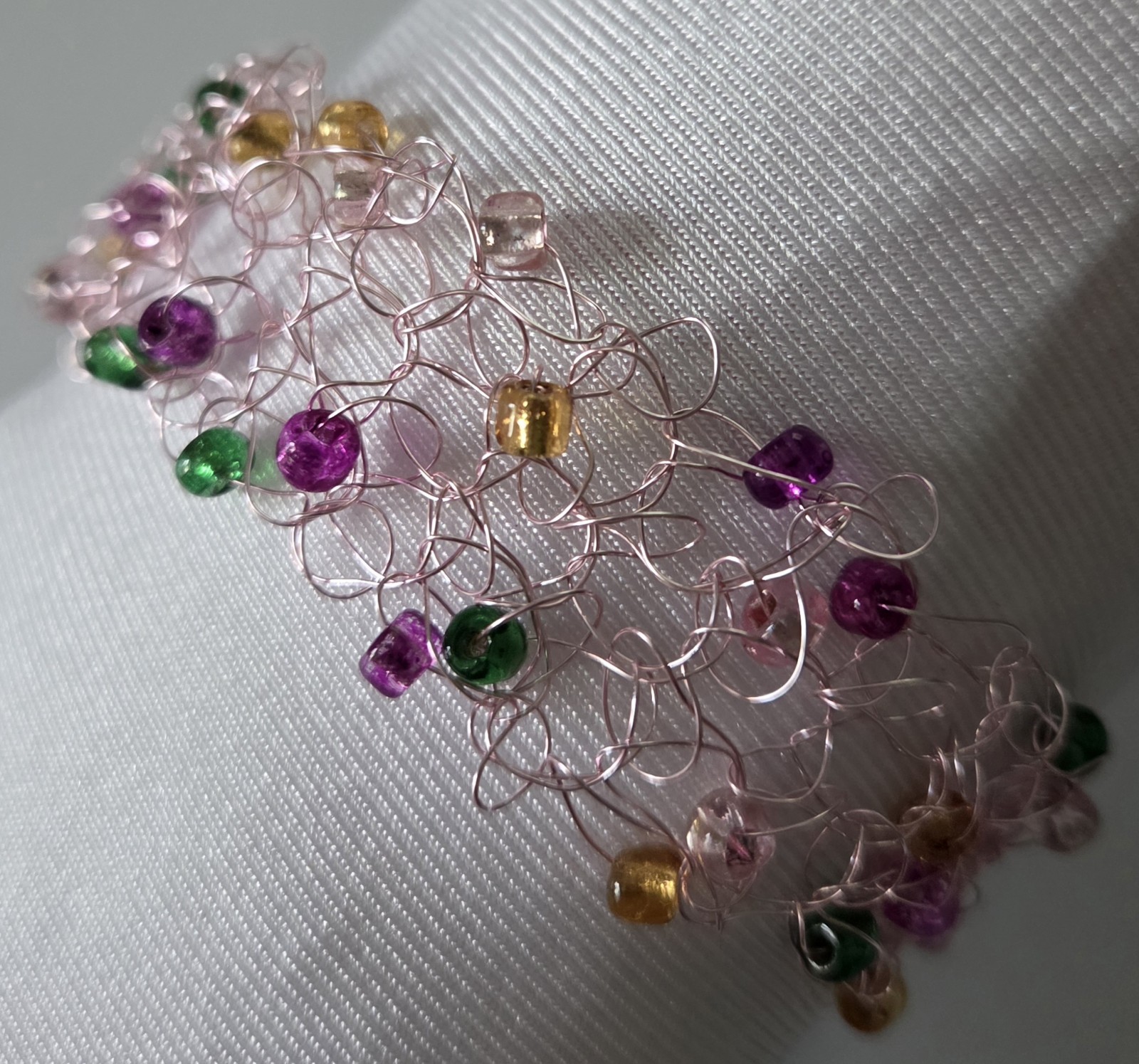 Pink Wire Bracelet Glass Beads Handmade Lt Wt 1 Inch W075