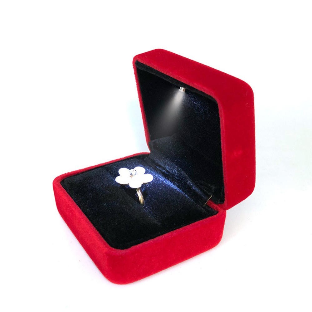 LED Ring Box Luxury Velvet Proposal Engagement Wedding Jewelry Gift Case Light