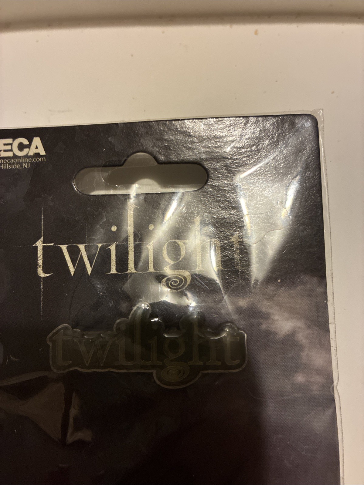 Twilight Saga Enamel Lapel Pin – Twilight Logo By Neca New