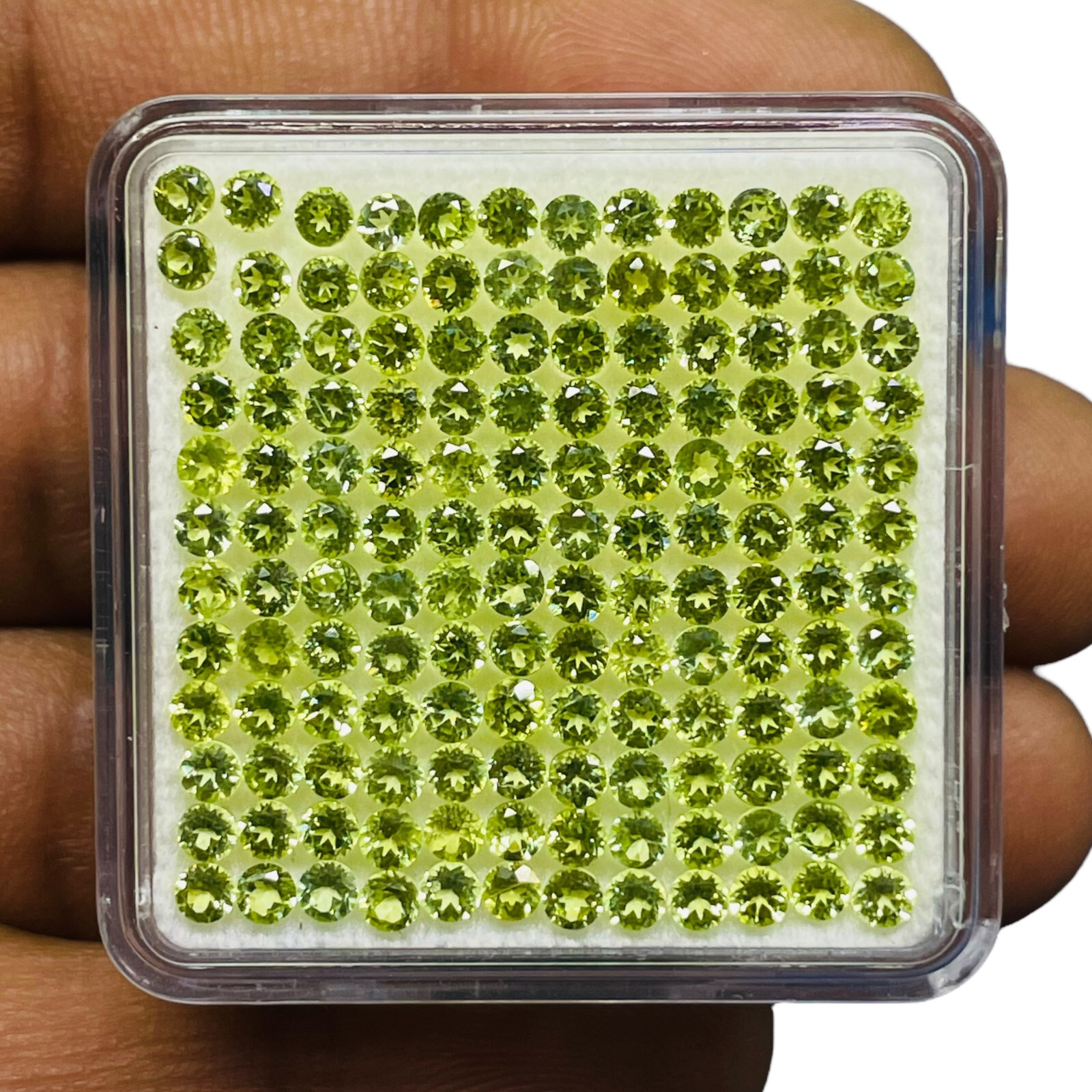 VVS 200 Pcs Natural Peridot 2.5mm Round Cut AAA+ Quality Loose Gemstones Lot