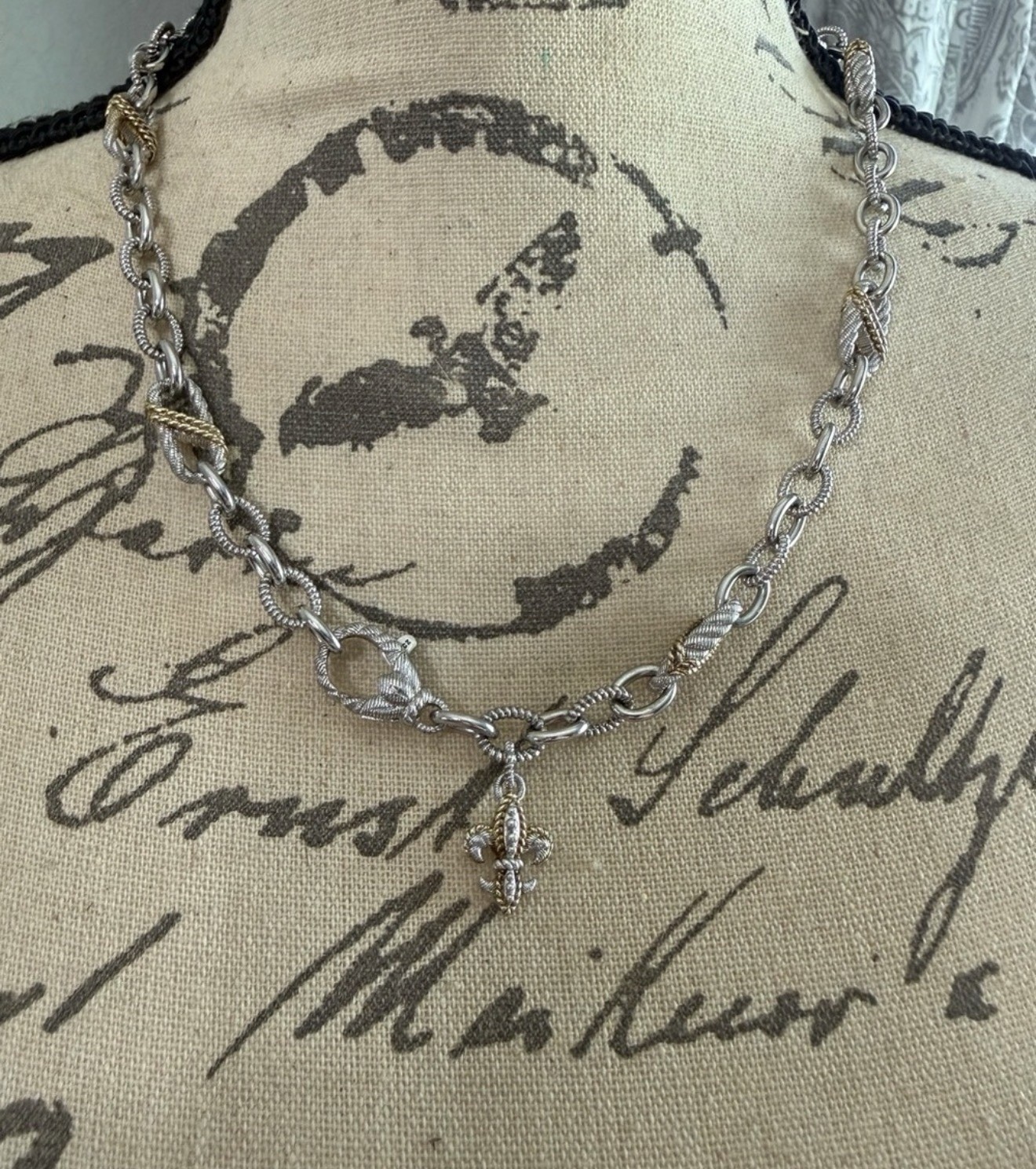 Judith Ripka 925 Sterling Silver Two Tone Oval Link Fleur De Lis Necklace 18″