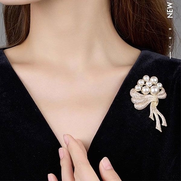 Pearl Bow Brooch Gold Rhinestone Crystal Lapel Pin Fashion Clothes Accessory