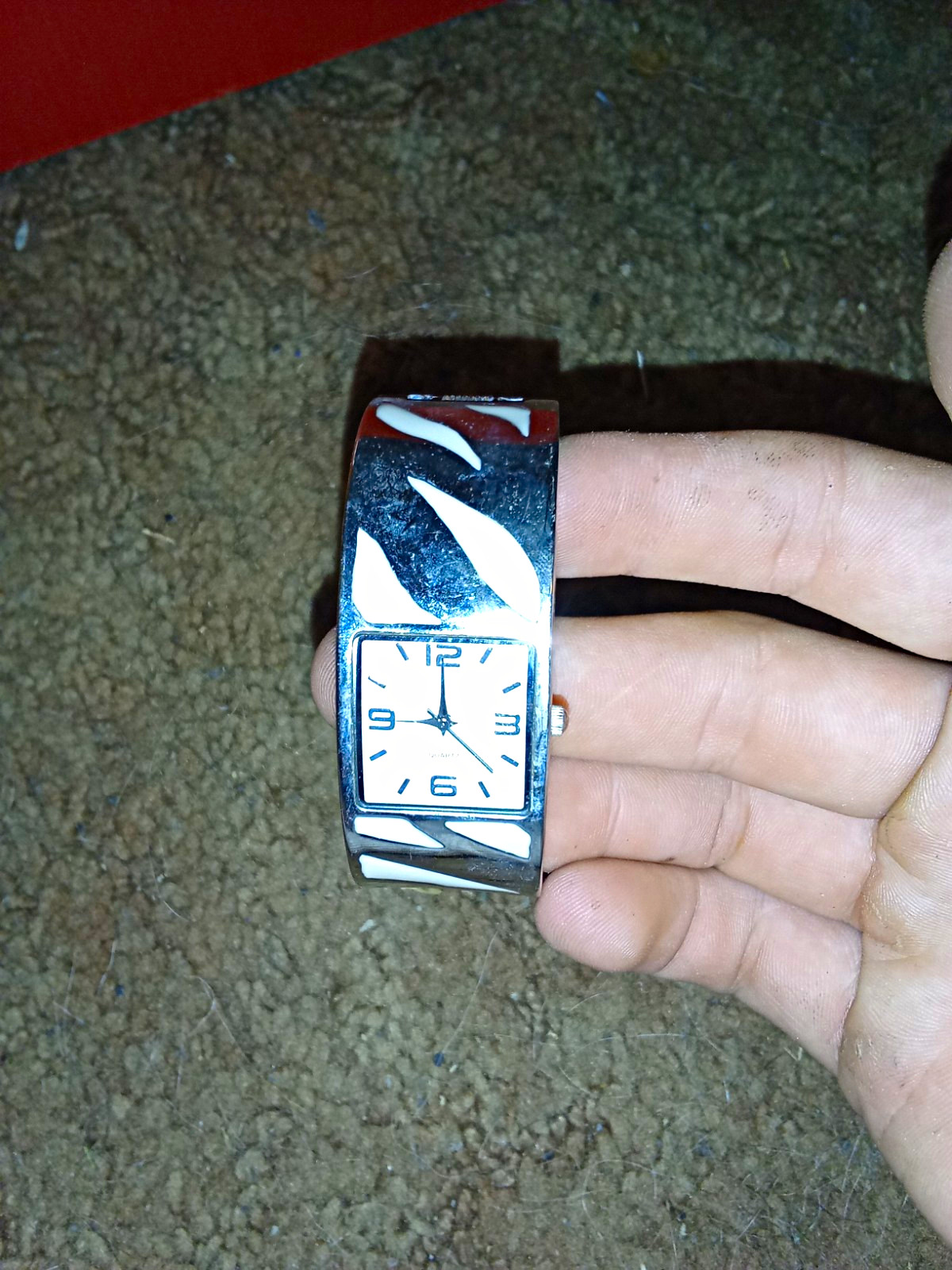 Rectangular Analog Wristwatch White Dial Silver Zebra Bangle Band 12-Hour Dial