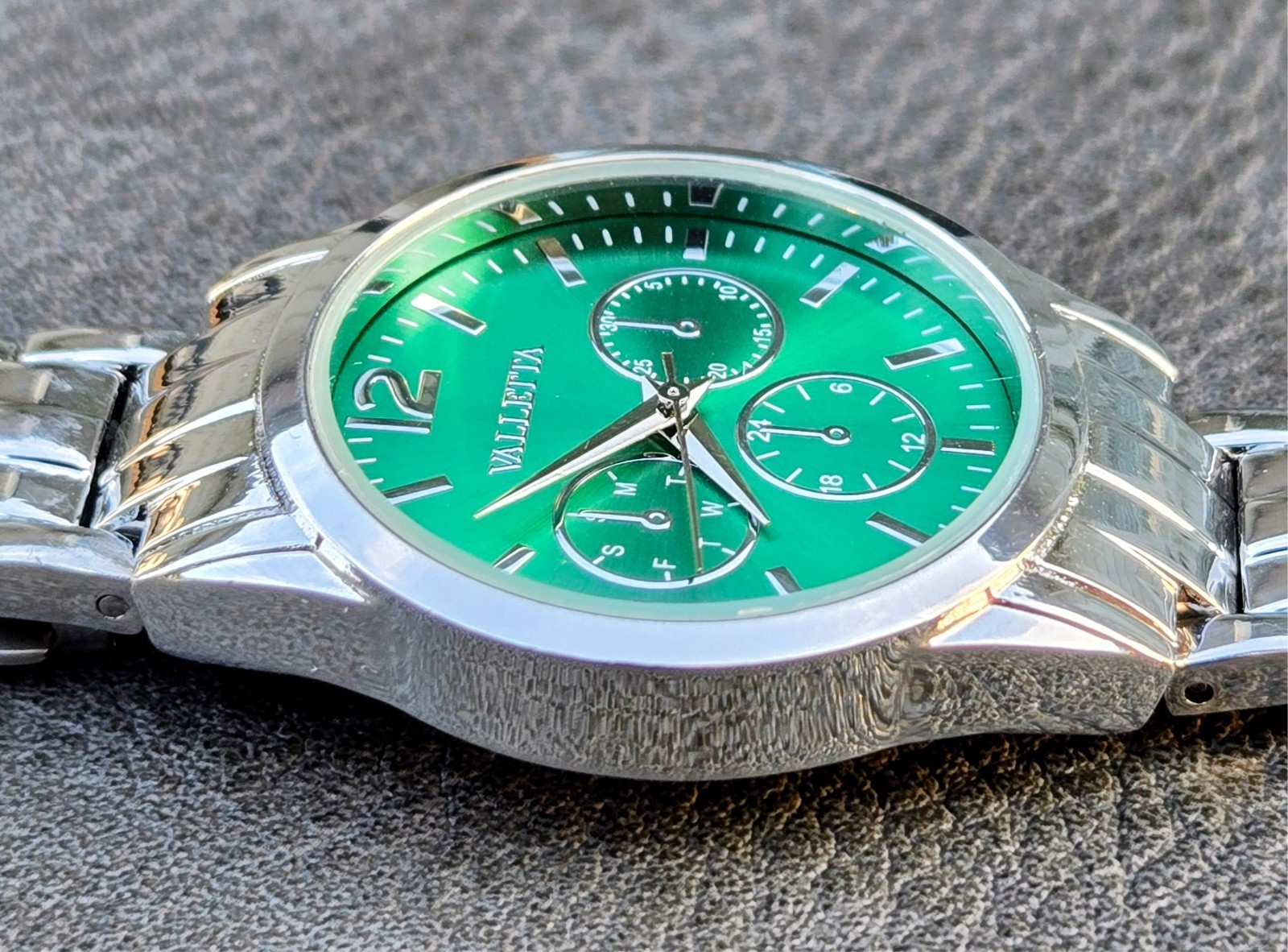 VALLETA Watch Unique Green Dial Silver Tone Bracelet