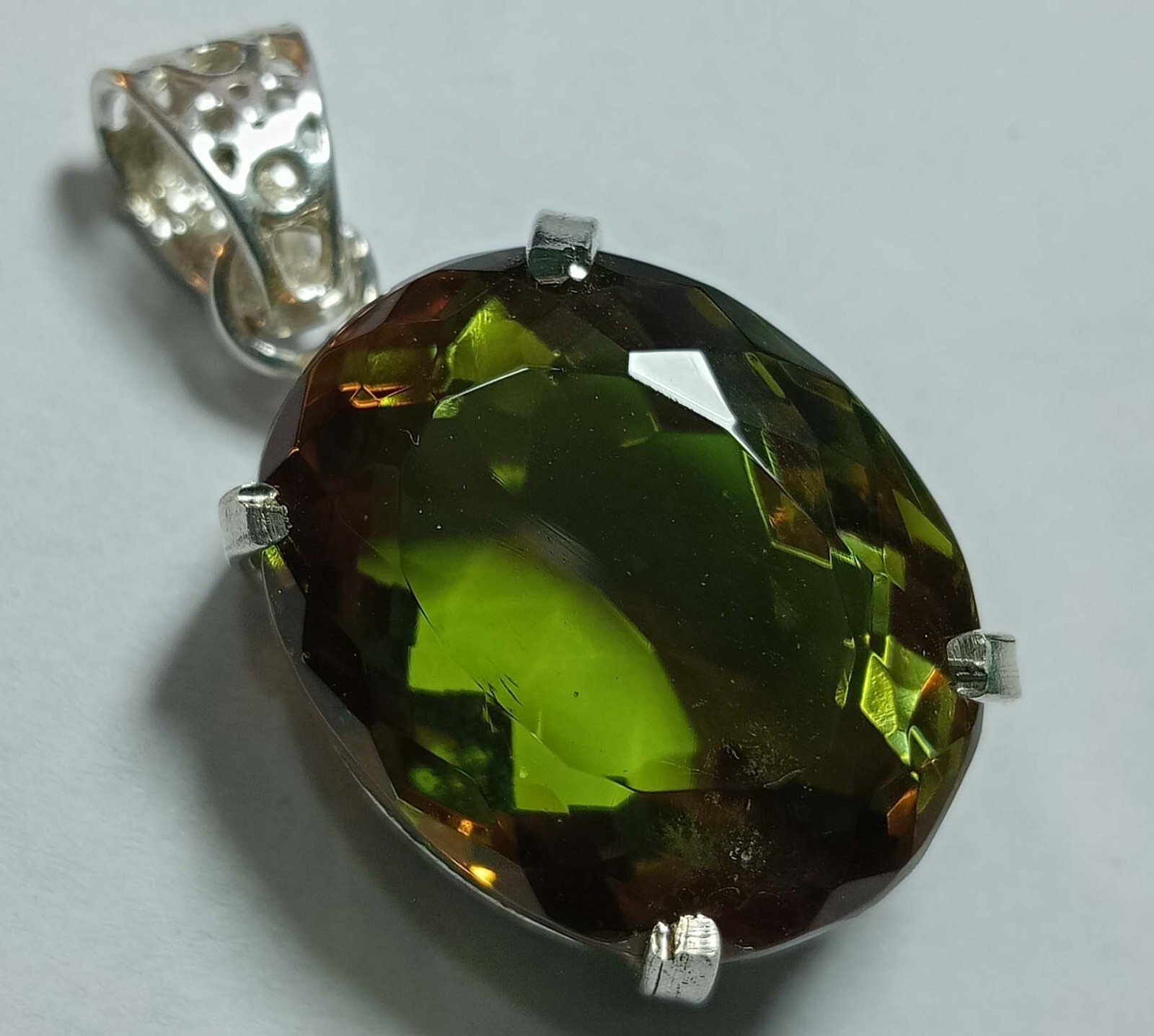 Alexandrite Colour Change Oval Cut Pendant 62.35 Ct Natural Gemstone Certified