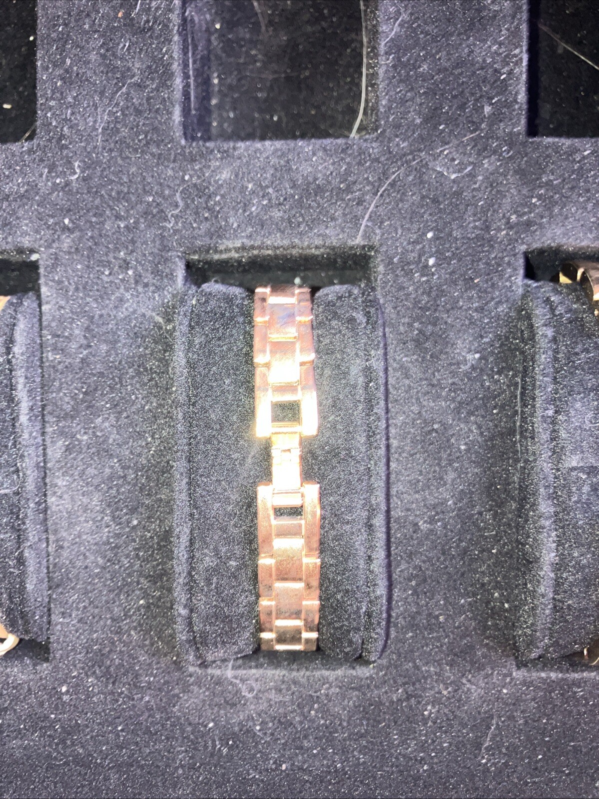 4 Lady, wrist watches preowned each will need a battery. Buyer is buying 4 Watch