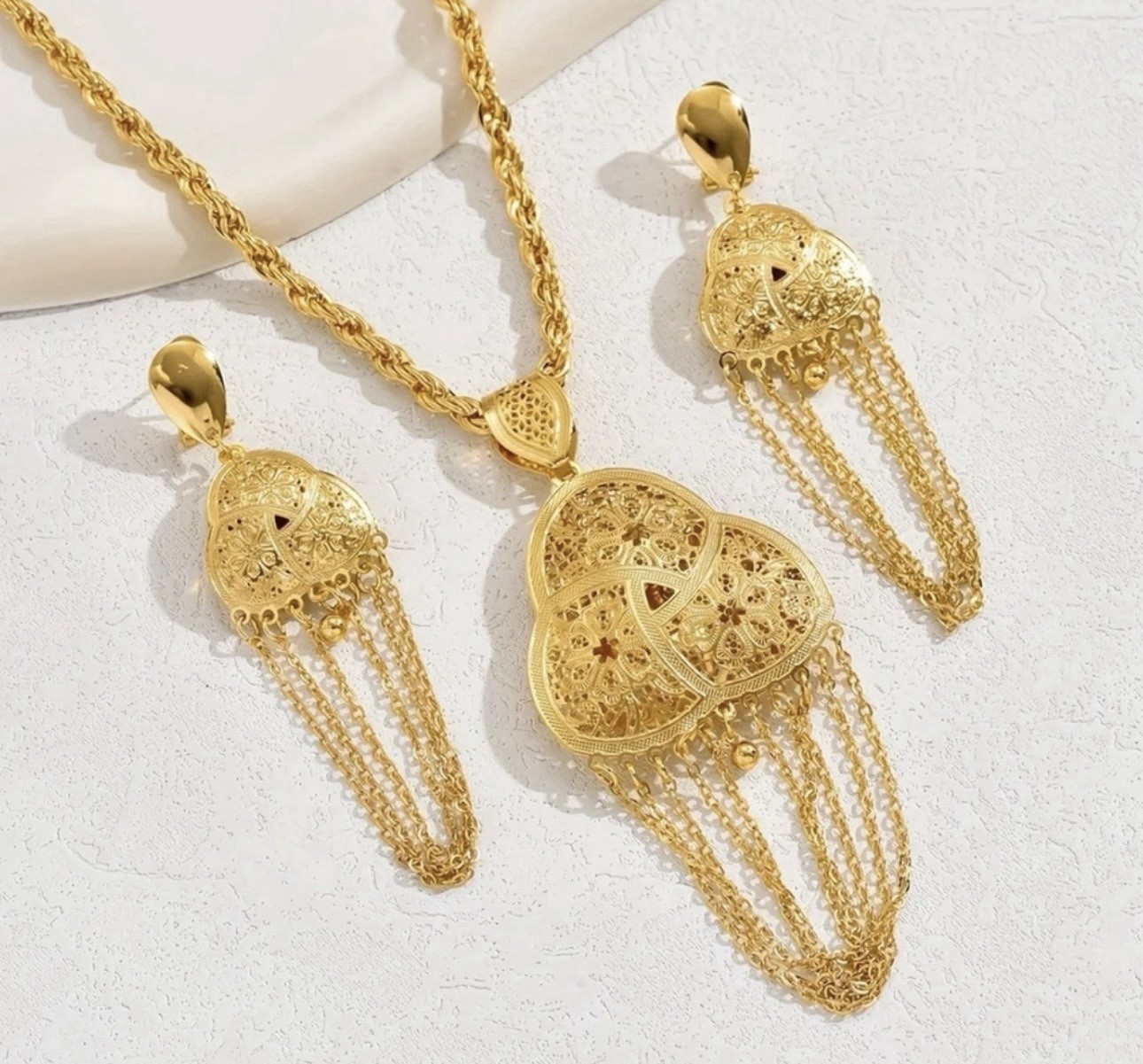 1 Pair Of Earrings + 1 Necklace Traditional Bridal Jewelry Set