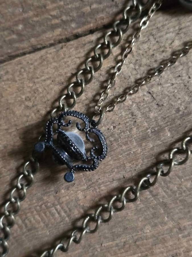 2011 Twilight Saga Breaking Dawn Part 2 Alice Cullen Prop Replica Necklace