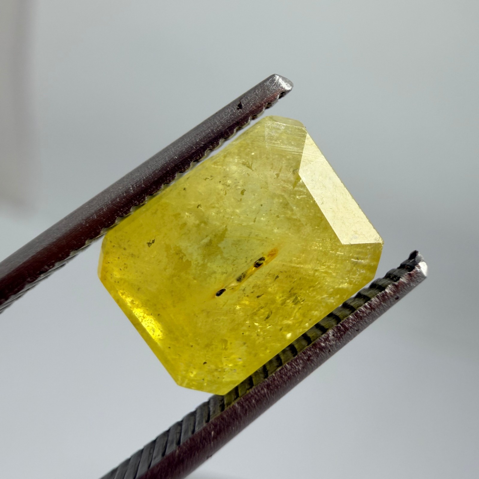 4.15 Ct Sri Lanka Ceylon Yellow Sapphire Natural Certified