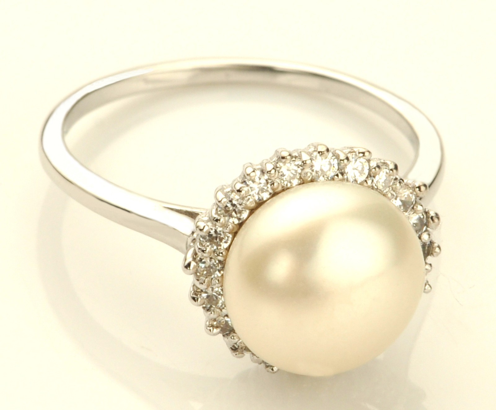 4.00Cts. Round Shape 100% Natural Pearl Certified Diamond Ring In 925 Silver